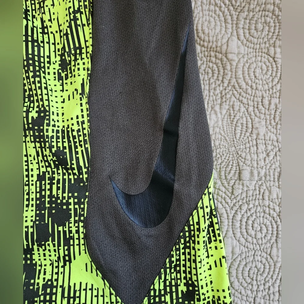 Mens athletic Nike shorts size L - Picture 5 of 9